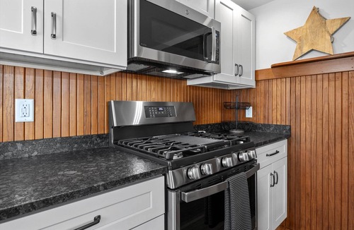 Scituate House | Oceanfront World Cup Home | Roomy Interior and Minutes to Downtown