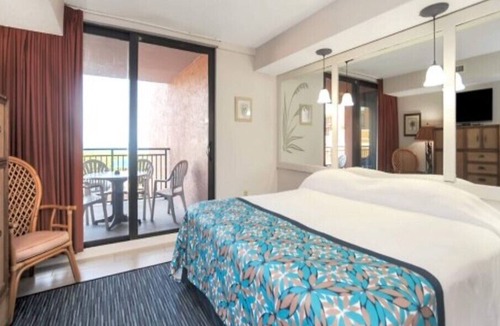 Tropic Resort | Oceanique Resort - Spacious 2 Bedroom W/Kitchen