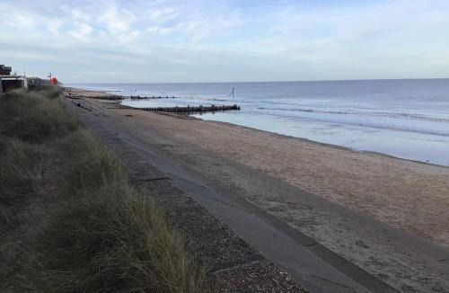 Bacton Ski Chalet | Oceans End