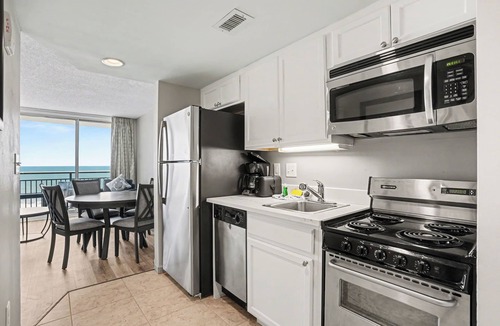 Downtown Myrtle Beach Hotel | Oceans One Resort