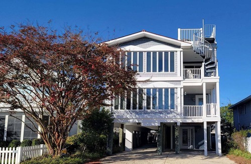 Bethany Beach House | Oceanside 8 Bedroom in Bethany - walk to the beach!