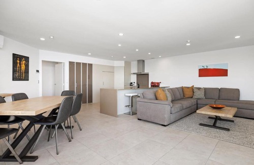 Mount Maunganui Apartment | Oceanside Bliss - Absolute Beachfront - Uninterrupted Ocean Views with Pool