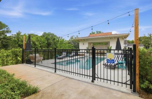 Pass Christian House | Oceanside Breeze - 1BD - Pool