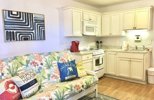 Atlantic Beach Condo | Oceanside Complex Direct Beach Access Pool Kitchen Pet Friendly