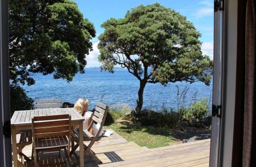 Tuateawa House | OCEANSIDE - Exclusive & private - Castaway Cottage