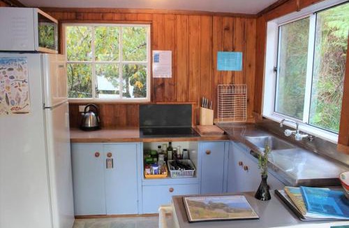 Tuateawa House | OCEANSIDE - Exclusive & private - Castaway Cottage
