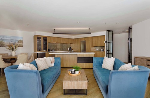 Mount Maunganui Apartment | Oceanside Haven Resort Luxury Sea Views & Beach