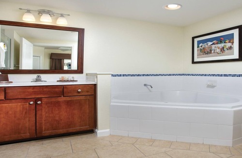 Townsite Resort | Oceanside Pier Resort 2BR – Ocean Views & Beach Walks