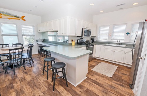 Duck House | Oceanside, Private Pool, Close to Beach, Hot Tub! SP2, Blew Bayou