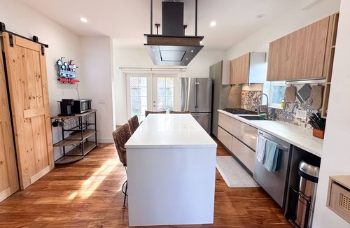 South Oceanside House | Oceanside Rooftop Retreat Sleeps 4