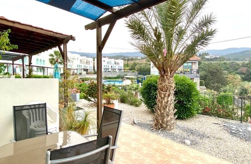 Bahceli Apartment | Oceanside Seaview Garden Home - Prime Spot with Top Seaviews