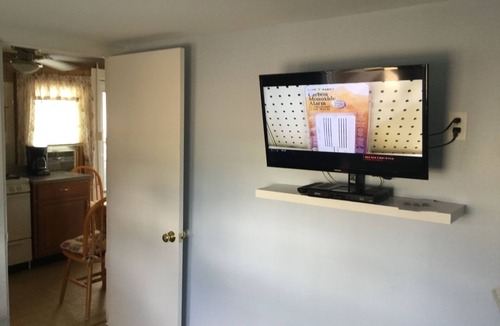 Salisbury Beach Apartment | Oceanside Steps to the Beach