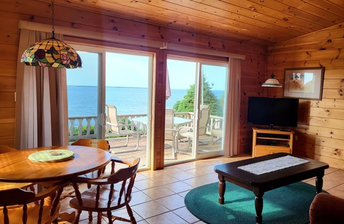 Cumberland Cottage | Oceantfront Cottage and 200 feet to a secluded beach. 25min to Charlottetown
