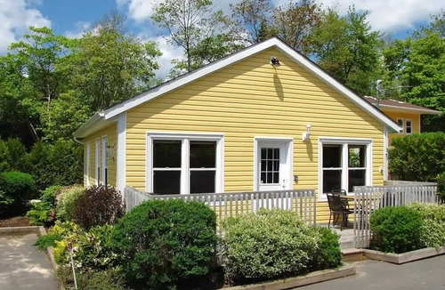 Boutiliers Point Cottage | Oceanview 1-Bedroom Cottage | Private Hot Tub | Near Halifax