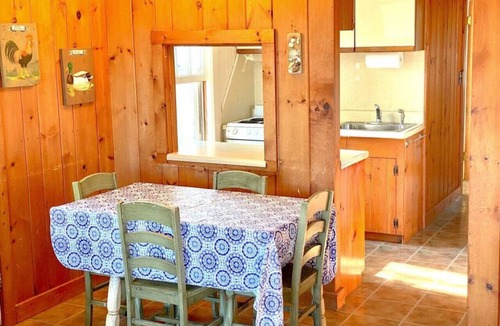 Northwest Harwich House | Oceanview 2 BR cottage across from Pleasant Beach!