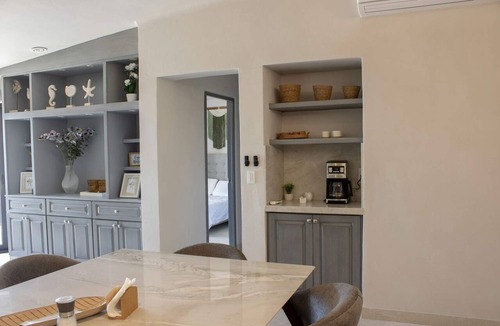 Centro Condo | Oceanview Balcony, Pools & Gym Near Marina
