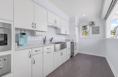 Sandbridge House | Oceanview beach cottage with pool and hot tub