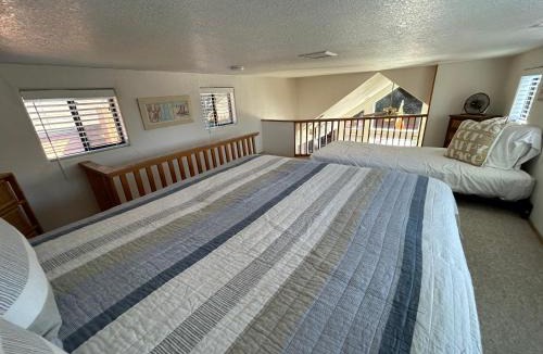 Smith River House | Oceanview Cabin 18 with Private Jacuzzi