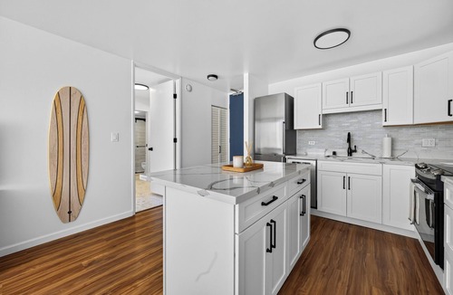 McCully - Moiliili Condo | Oceanview Condo + Pool + Gym | 10-Min Walk to Beach | Coastal Getaway Waikiki