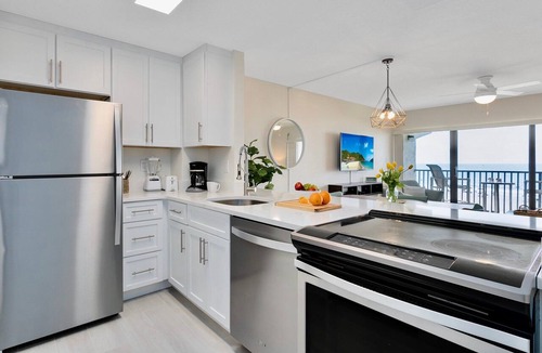 Avon By The Sea Condo | Oceanview Condo w/Balcony – Steps to Cocoa Beach Pier!