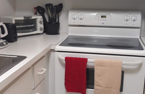 Hollywood Condo | Oceanview Condo with Pool – Right on the Hollywood Beach Boardwalk!