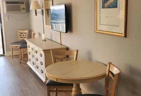 Myrtle Beach Apartment | Oceanview Efficiency DW1512