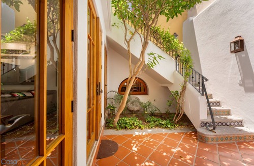 Nopolo House | Oceanview Escape with Rooftop Terrace & Mountain Views Welcome to your perfect coastal retreat!