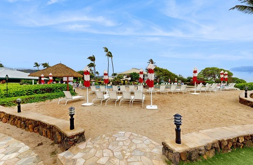 Hanamaulu Apartment | Oceanview getaway w/shared pools, gym, & hot tub - walk to the beach!