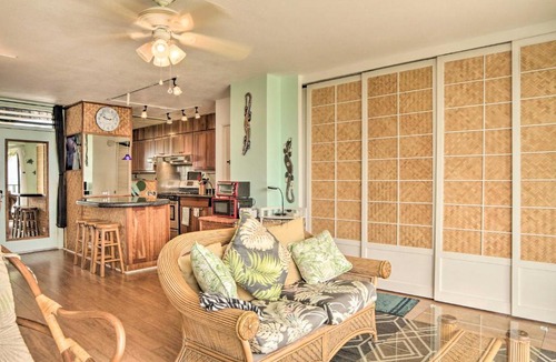 Hilo Apartment | Oceanview Hilo Condo with Indoor-Outdoor Living