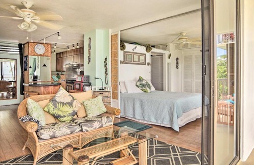 Hilo Apartment | Oceanview Hilo Condo with Indoor-Outdoor Living