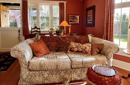 Regional District of Nanaimo House | Oceanview home - 2 min walk to the beach!