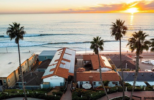 Townsite Condo | Oceanview King Studio (207)