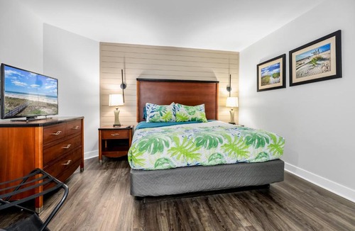 Downtown Myrtle Beach House | Oceanview KING Suite WD Pools Hot Tubs