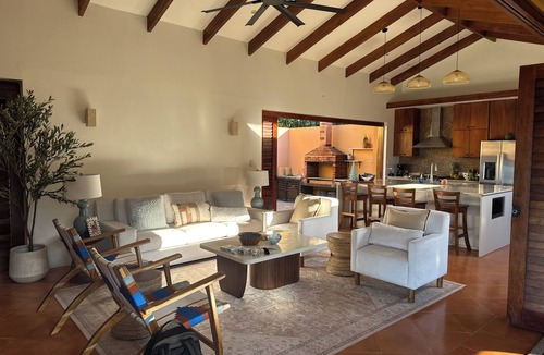 Samara Villa | Oceanview mountaintop 5-bedroom villa in Samara. Perfect for groups & families!