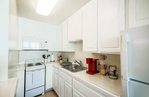 Downtown Apartment | Oceanview Penthouse Luxury Stay Steps To the Beach