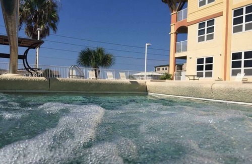 Mexico Beach Condo | Oceanview, Pool, Sauna & Jacuzzi! Steps to the Beach!