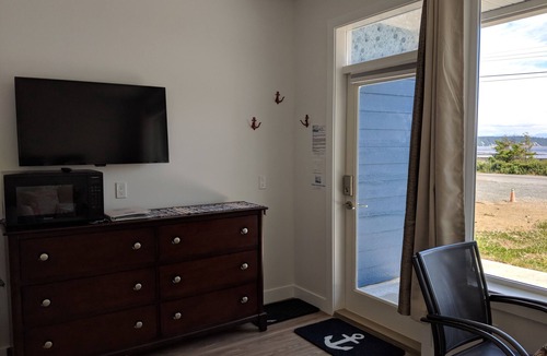 Campbell River House | Oceanview Suite, private patio and entrance - right across from the beach!