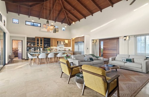 Coco House | Oceanview Villa | Pool, Hot Tub & Breakfast
