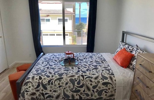 Carlsbad Condo | Oceanviews, Steps to the Sand, Short Walk to the Village! A/C