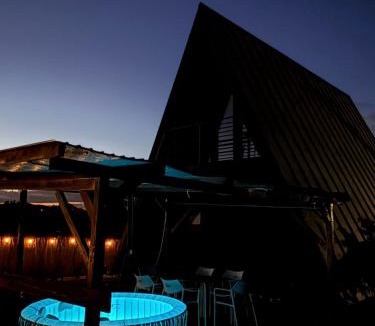 Ocna Mures Ski Chalet | Ocna Frame - A Frame cu Jacuzzi si Terasa