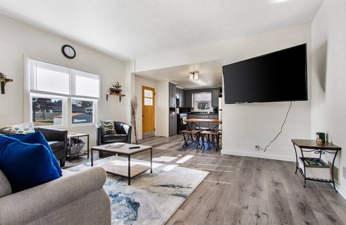Oconto House | Oconto Hideaway- Mid/Long term stays welcome!