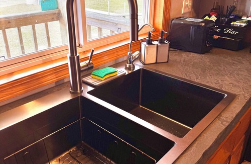 Oconto Cabin | Oconto Waterfront Wilderness Cabin/Dogs Welcome