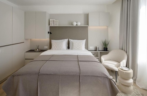 Le Grand-Saconnex Apartment | Octagon by Homenhancement - Self Check In