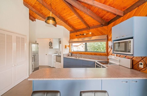Matarangi House | Octagon by the Beach - less than 100m to Matarangi Beach