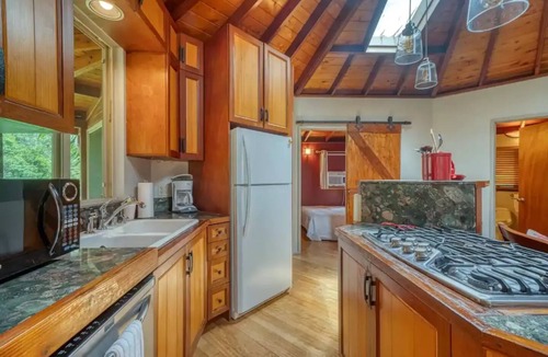 Keaau House | Octagonal Rainforest Oasis Near Hilo & Volcano – 2BD/2BA