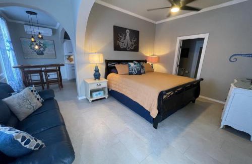 Galveston Apartment | Octopus Suite