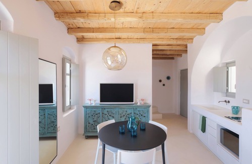Plaka Apartment | Odyssey Rock