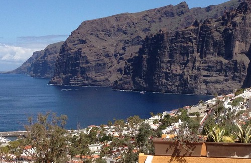 Santiago del Teide Apartment | OFFER season 2025. Spectacular ocean and cliff views