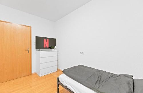 Ofterdingen Apartment | OF02 Komfortables Apartment für Monteure und Teams - 4 Schlafzimmer mit 10 Einzelbetten - LS Crewcomfort - weitere Unterkünfte verfügbar