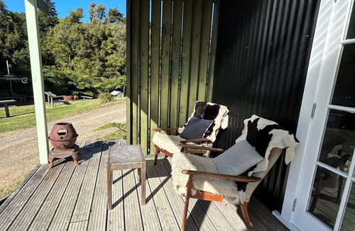 Onaero Cabin | Off Grid 2-bedroom cabin in Onaero perfect for relaxing getaways